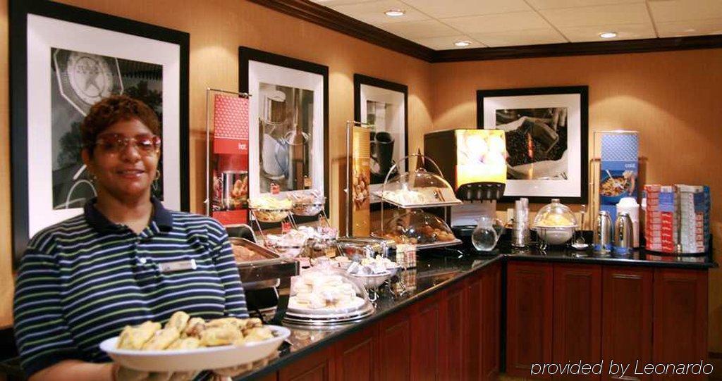 Hampton Inn Philadelphia/Willow Grove Restoran gambar